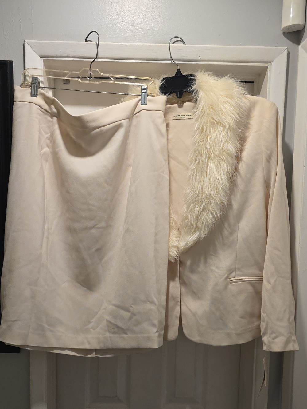 Amanda Smith Cream Mini Skirt and Faux-Fur Trim Jacket Set